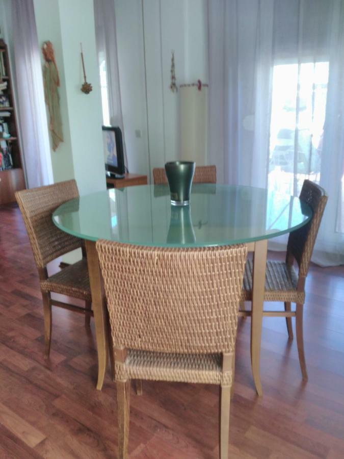 Appartamento Cozy Penthouse Next To Metro Station Salonicco Esterno foto