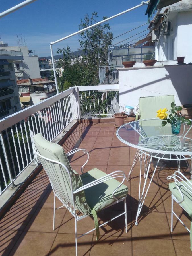 Appartamento Cozy Penthouse Next To Metro Station Salonicco Esterno foto