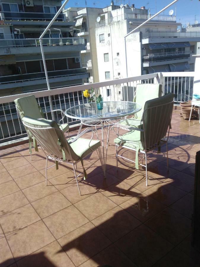 Appartamento Cozy Penthouse Next To Metro Station Salonicco Esterno foto